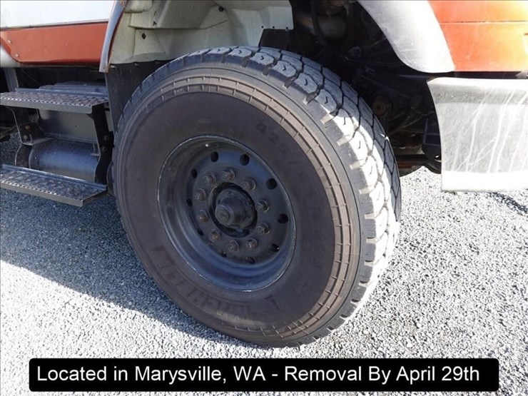 2005-international-7600-image-46