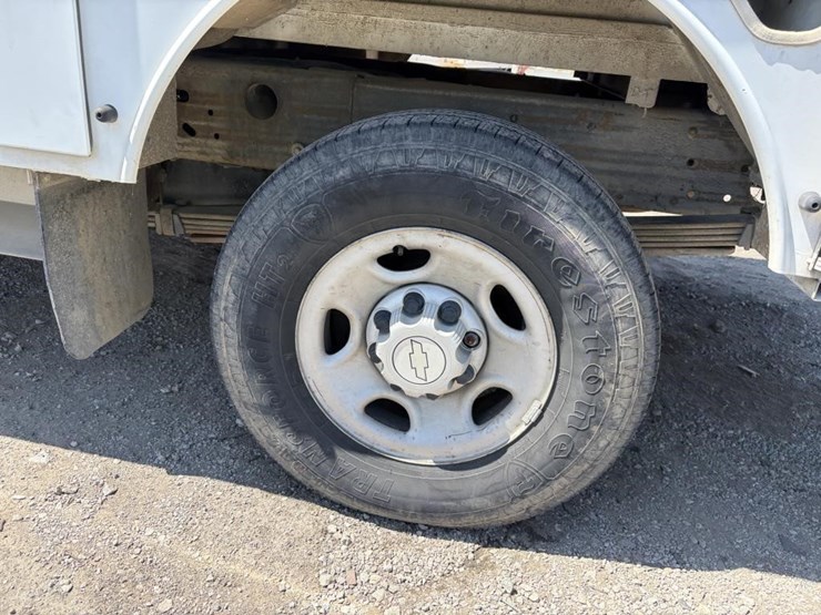 2004-chevrolet-silverado-2500hd-image-5