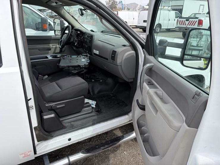 2012-gmc-sierra-2500-image-9