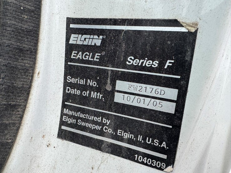 2005-gmc-t7500-image-59