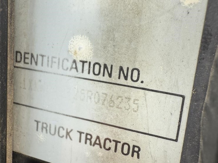 2005-kenworth-w900-image-53