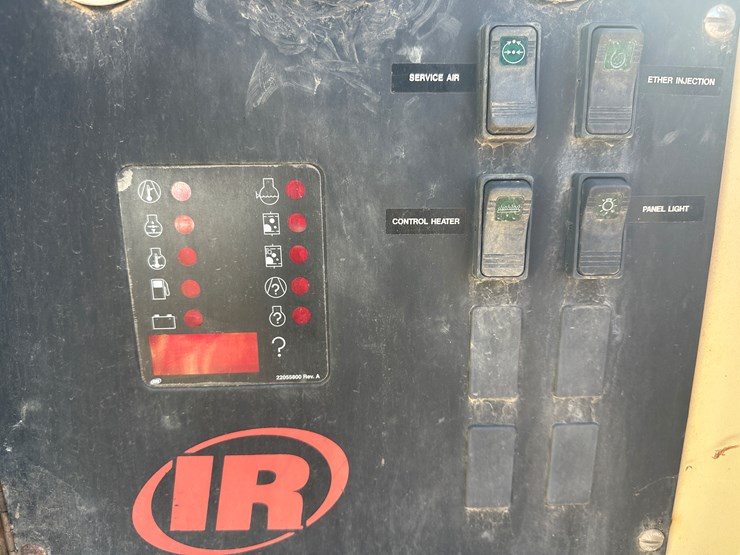 #60115-•-ingersoll-rand-1070-towable-air-compressor-image-63