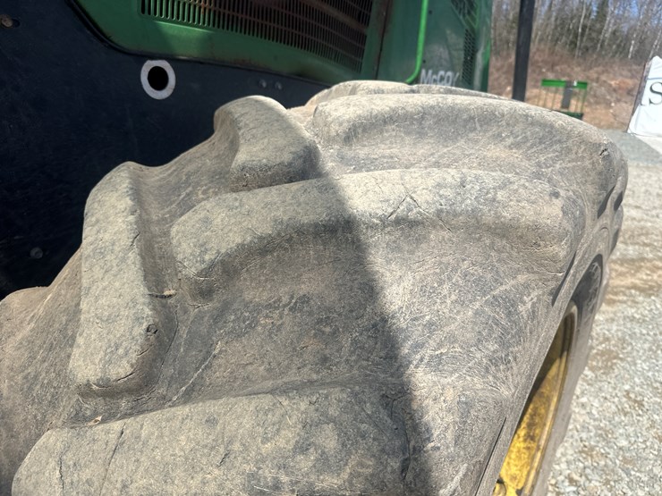 2011-deere-1270e-image-90