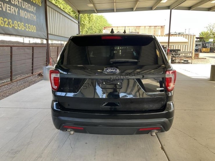 2016-ford-explorer-image-6