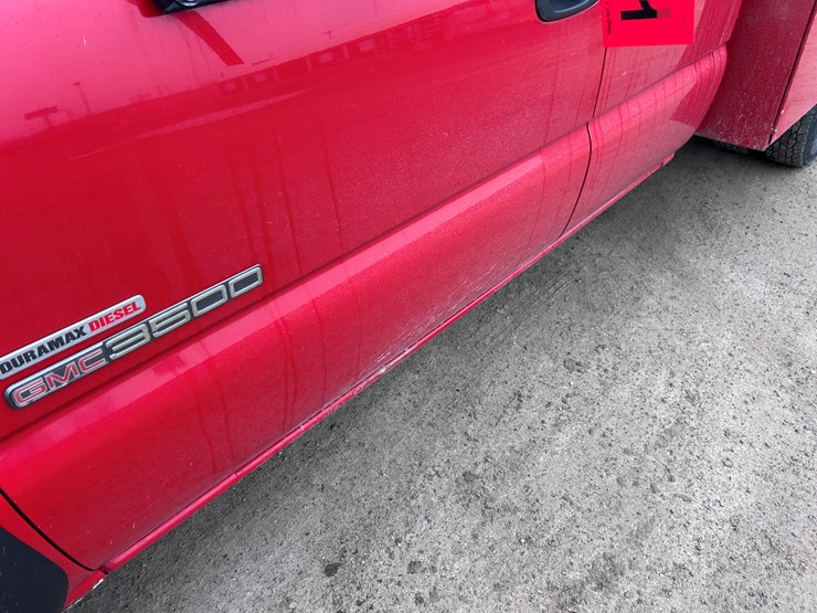 2003-gmc-3500-image-11