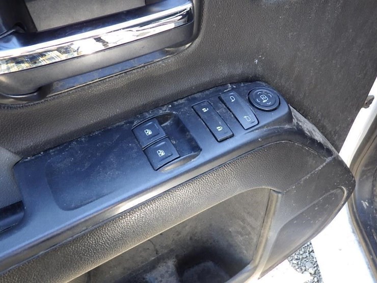 2017-chevrolet-silverado-1500-image-22