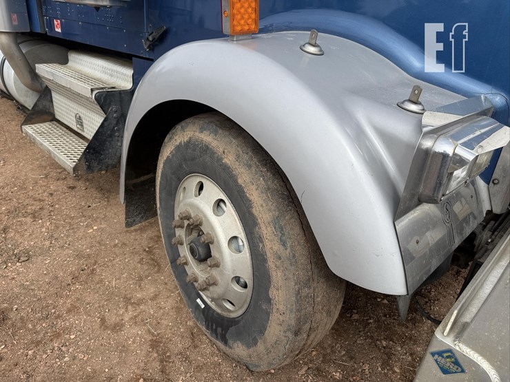 2005-kenworth-w900-image-34