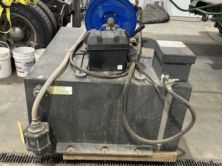 portable-water-tank-w/pump-image-2