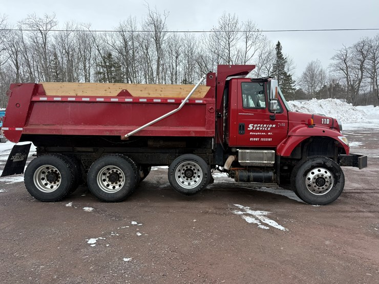 #1052-•-2007-international-7600sfa-tri-axle-dump-truck-image-6
