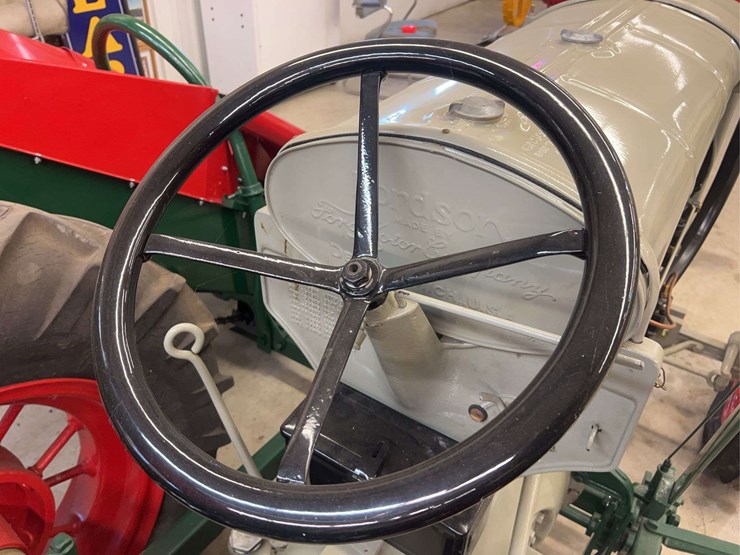 1927-fordson-with-continental-corn-picker-image-34