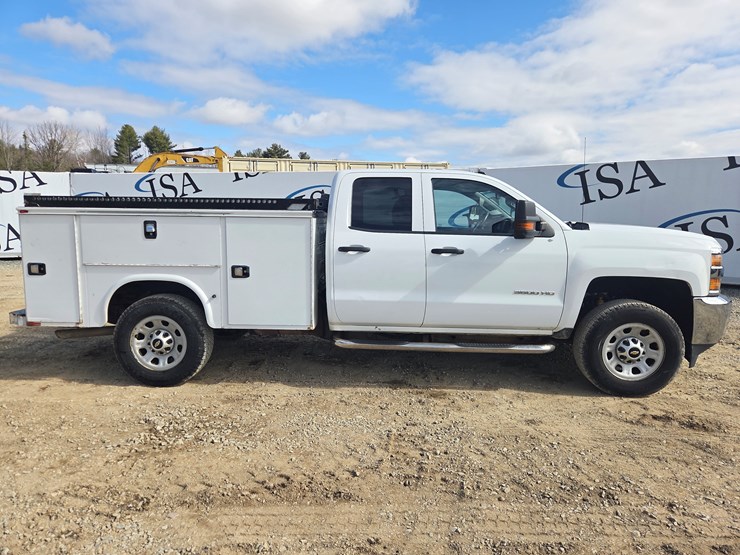 2018-chevrolet-3500-image-6