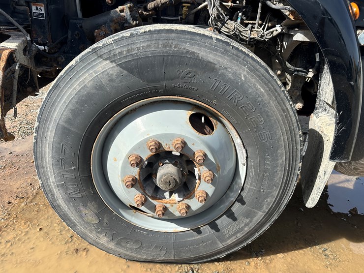 2015-peterbilt-337-image-61