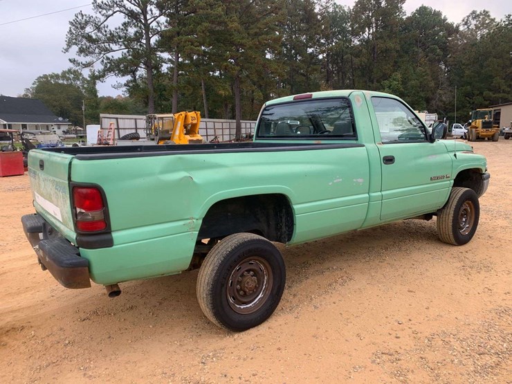 1996-dodge-ram-2500-image-3