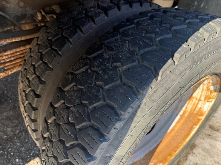 2012-ford-f550-xl-image-55