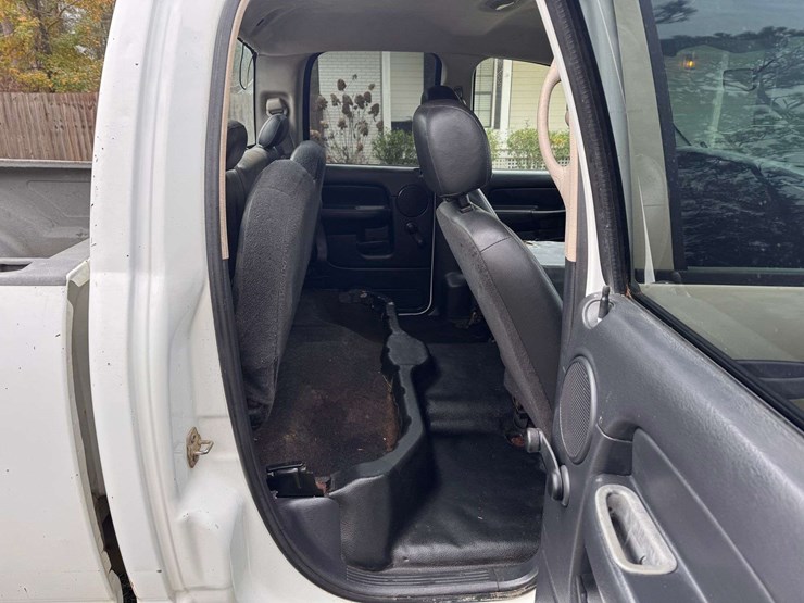 2004-dodge-ram-2500-image-16