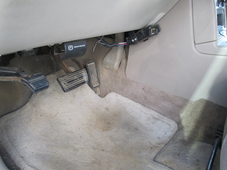 2001-gmc-1500hd-image-30