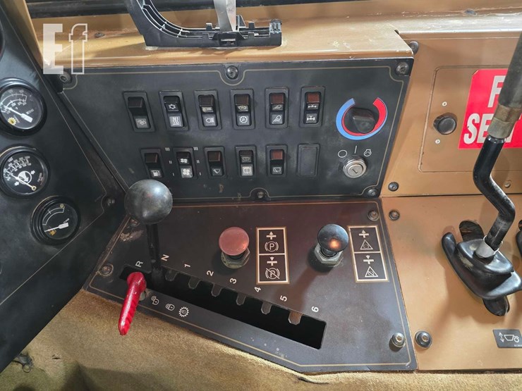 2006-caterpillar-615c-image-13