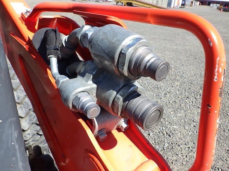 kubota-ssv65-image-16