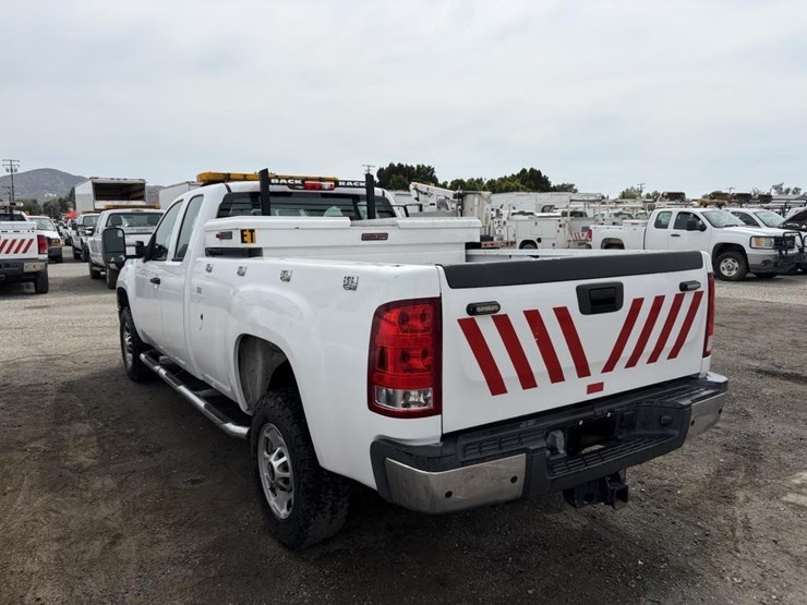 2012-gmc-sierra-2500-image-4