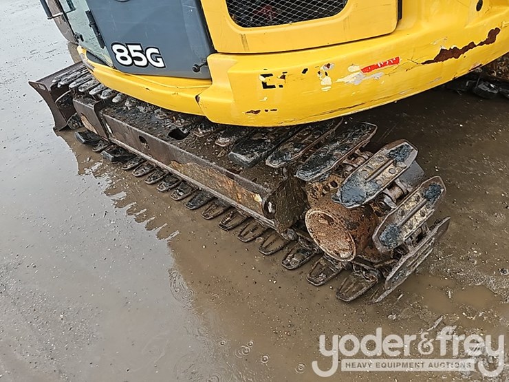 2020-deere-85g-image-26