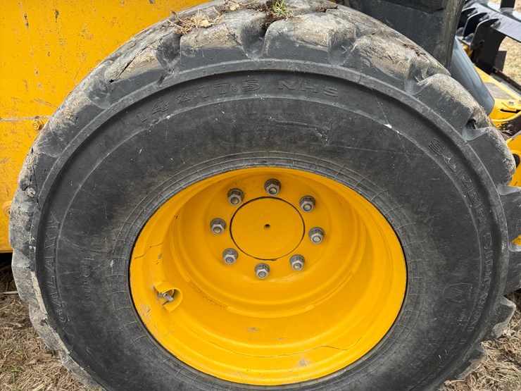 2022-deere-332g-image-14