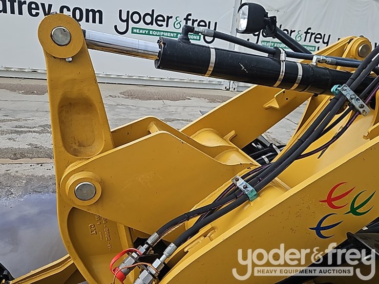 2016-caterpillar-907m-image-15