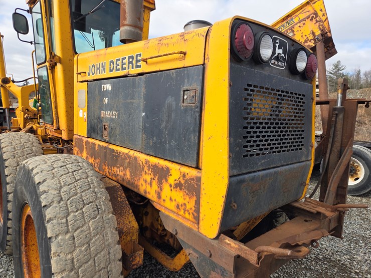 deere-770a-image-35