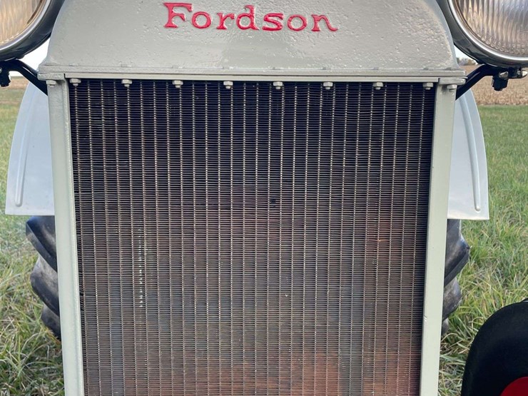 1929-fordson-tractor-image-10