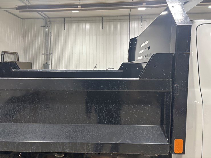 2022-ford-f550-sd-image-60