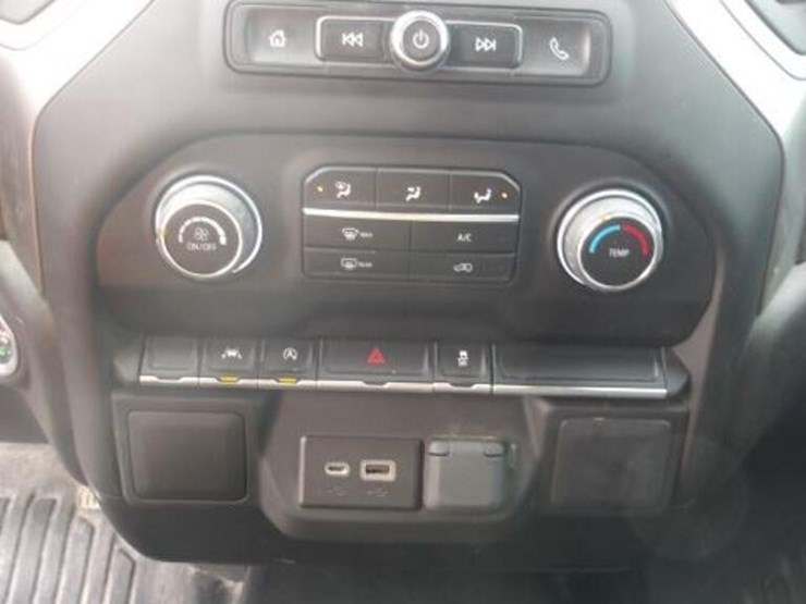 2023-chevrolet-1500-image-19