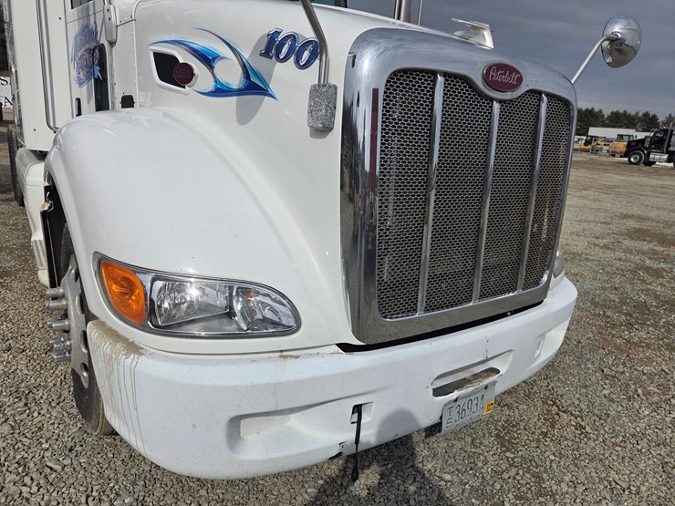 2007-peterbilt-579-image-9