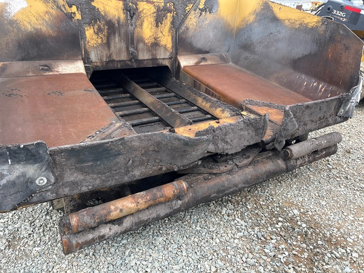 caterpillar-ap-600d-image-12