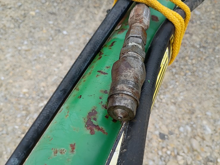 john-deere-702-image-11