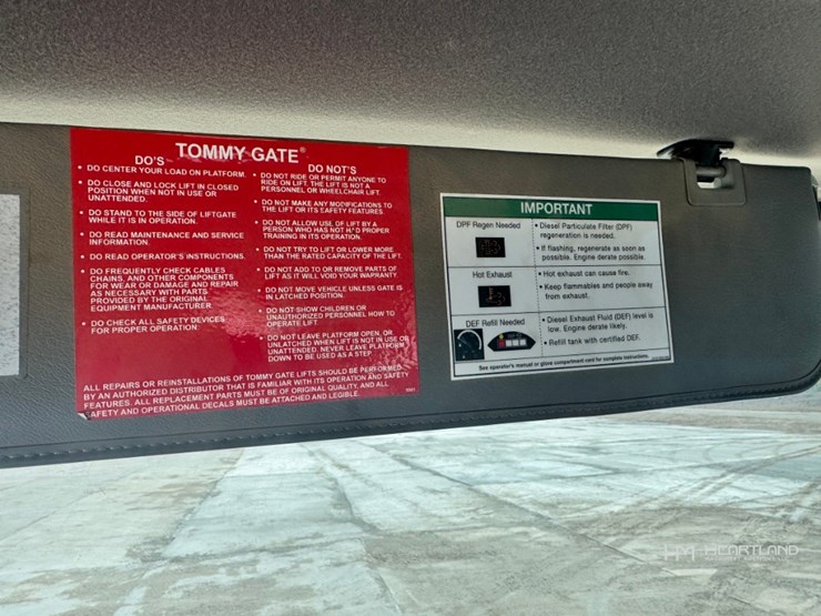 2023-freightliner-m2-106-image-58