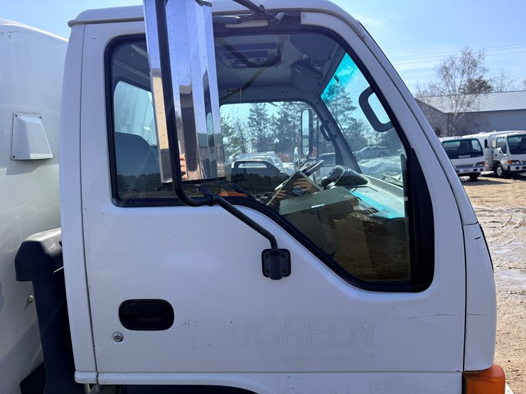 2001-isuzu-npr-image-17