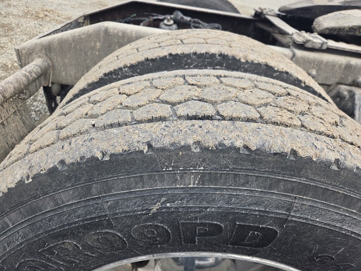 2007-peterbilt-579-image-81