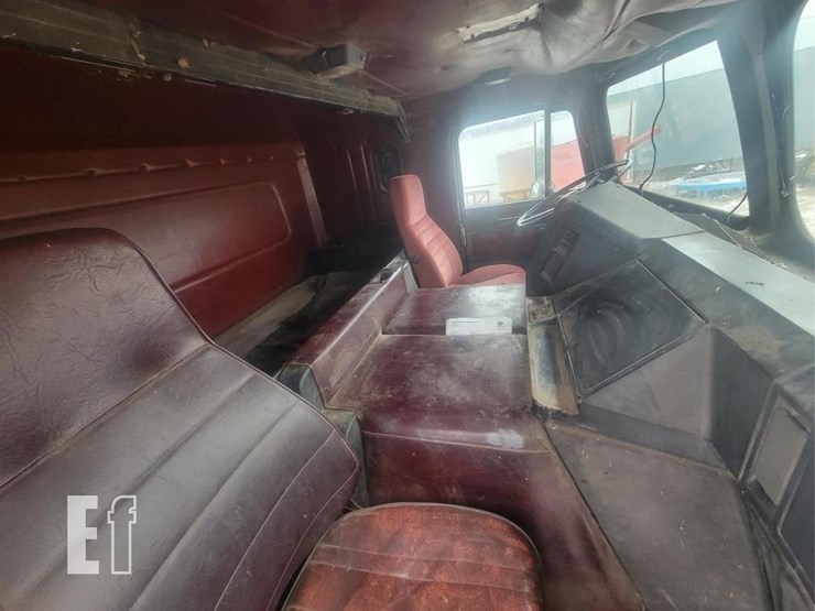 1984-cummins-855-image-3