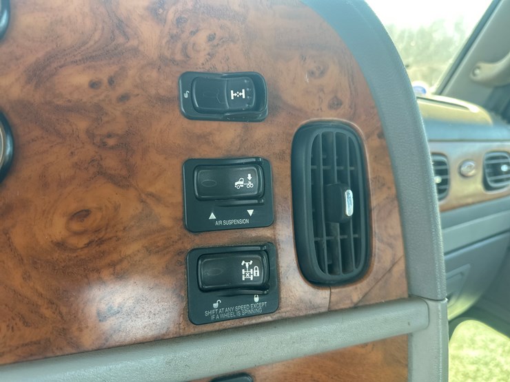 2008-peterbilt-386-image-31