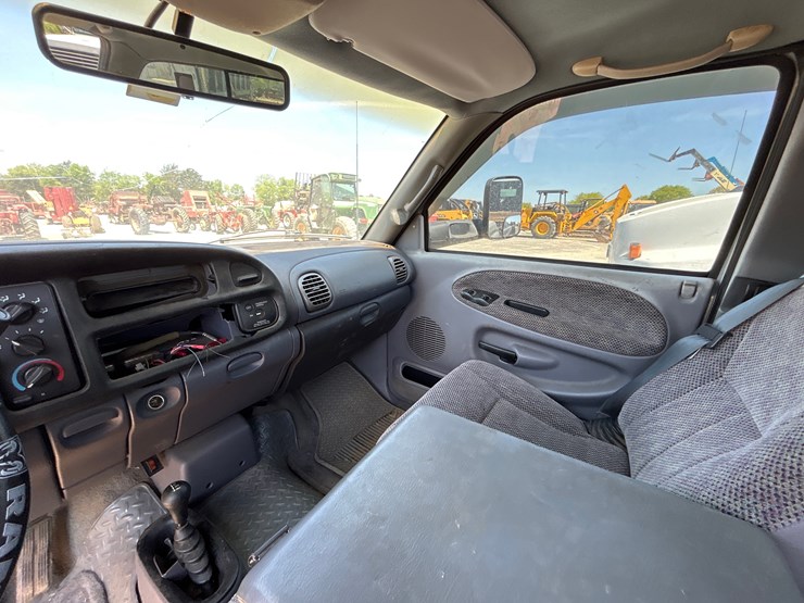 1998-dodge-2500-image-11