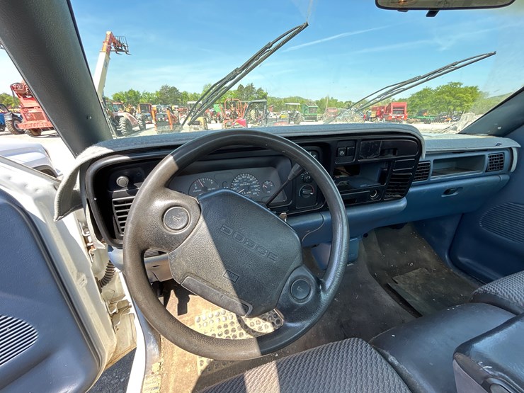 1995-dodge-ram-3500-image-11