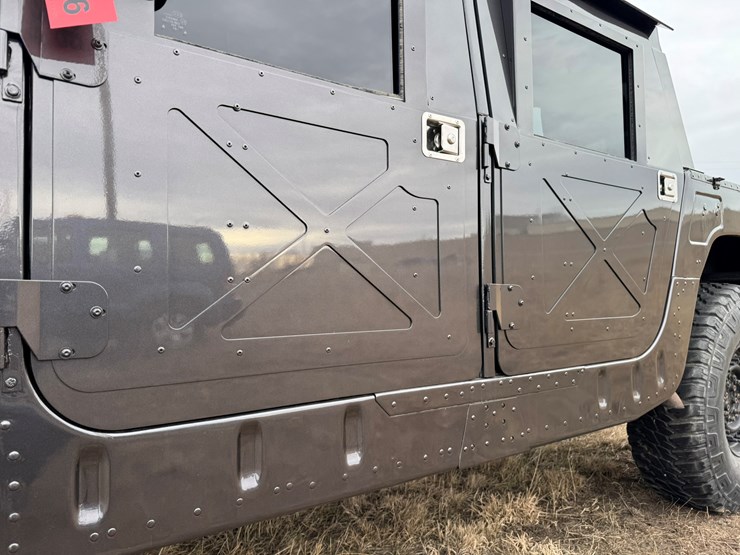 #2246-•-2001-american-general-4x4-hummer-image-12