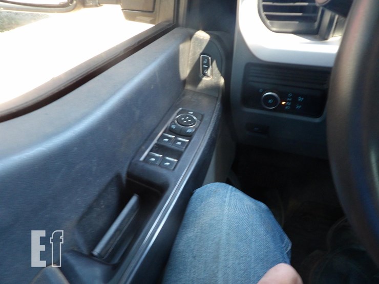 2023-ford-f350-image-21