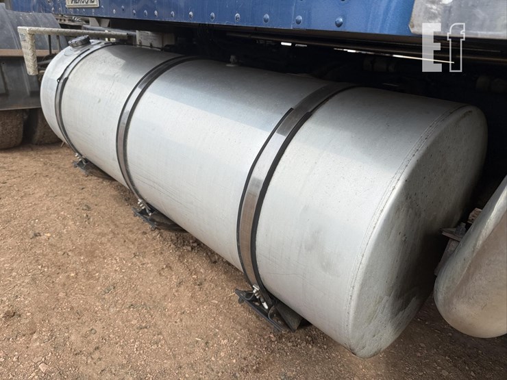 2005-kenworth-w900-image-31