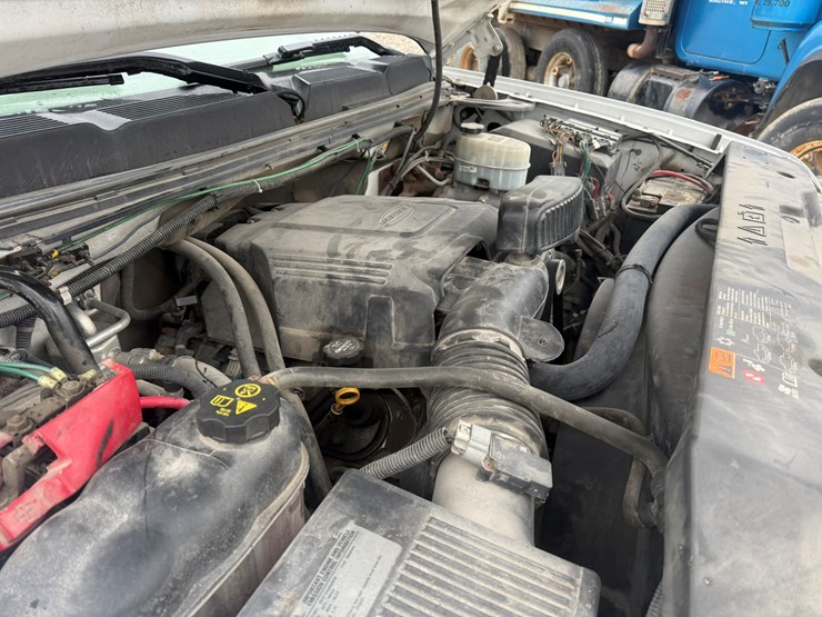 2012-chevrolet-3500-image-34