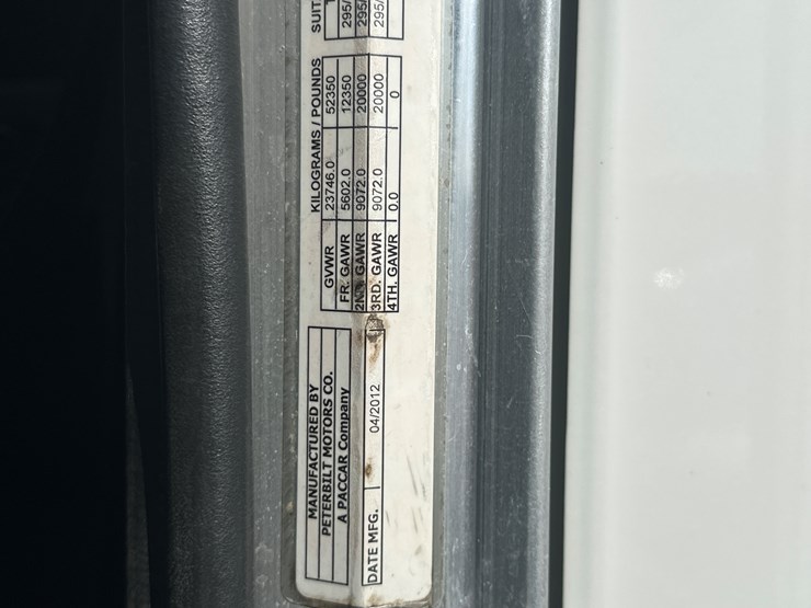 2013-peterbilt-365-image-95