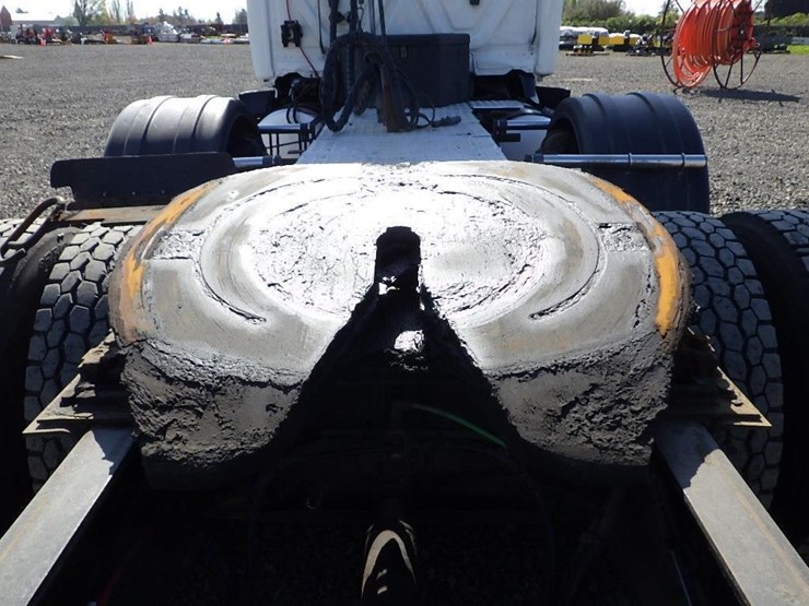 2018-freightliner-cascadia-125-image-12