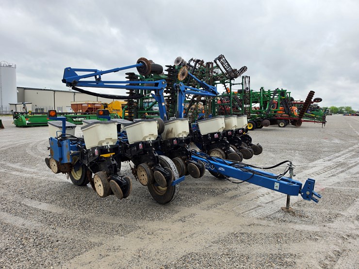 2004-kinze-3200-image-15