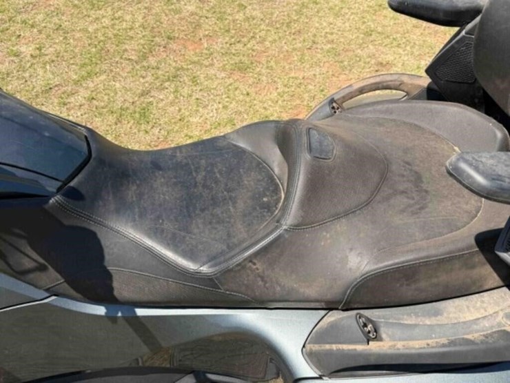 2018-can-am-spyder-rt-ltd-3-wheel-motorcycle-image-24