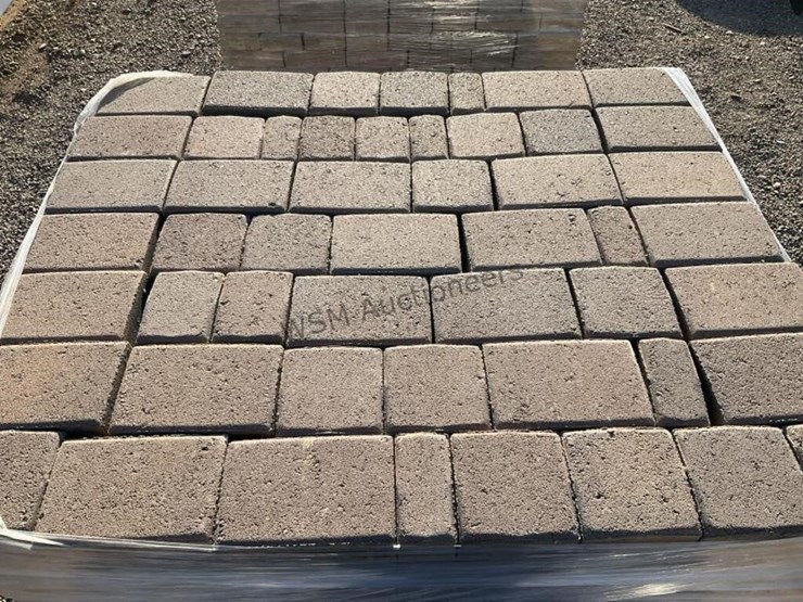pallet-of-stone-pavers-image-5