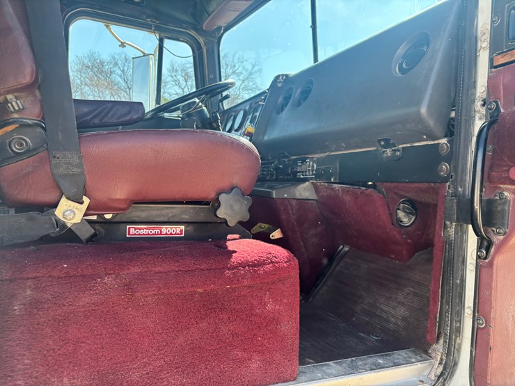 1994-international-9400-image-35